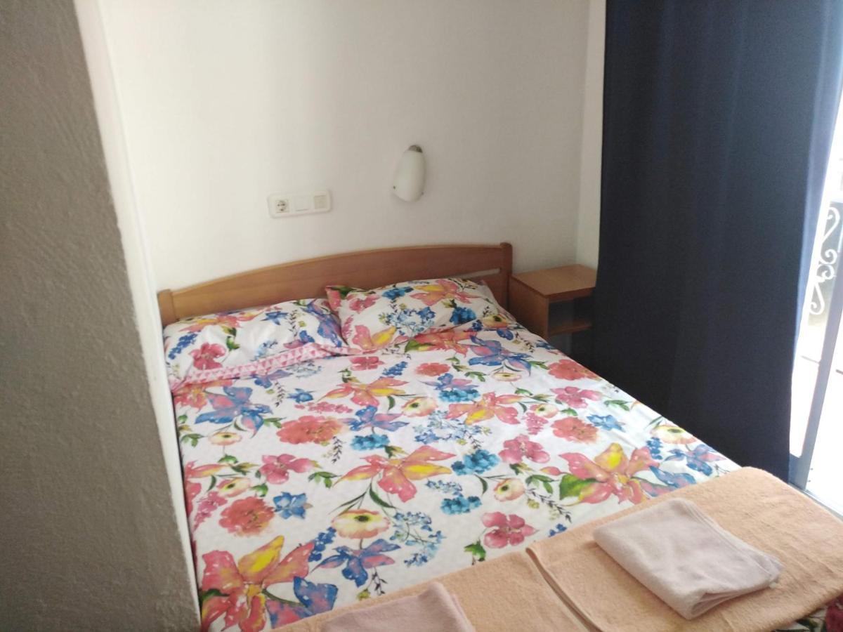 Hostal Sant Jordi Tossa de Mar Zewnętrze zdjęcie